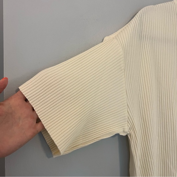 Ribbed T-shirt - Picture 7 of 10